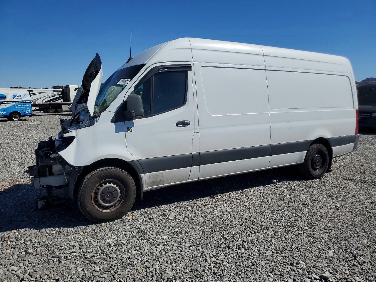 Salvage Mercedes-Benz Sprinter Image
