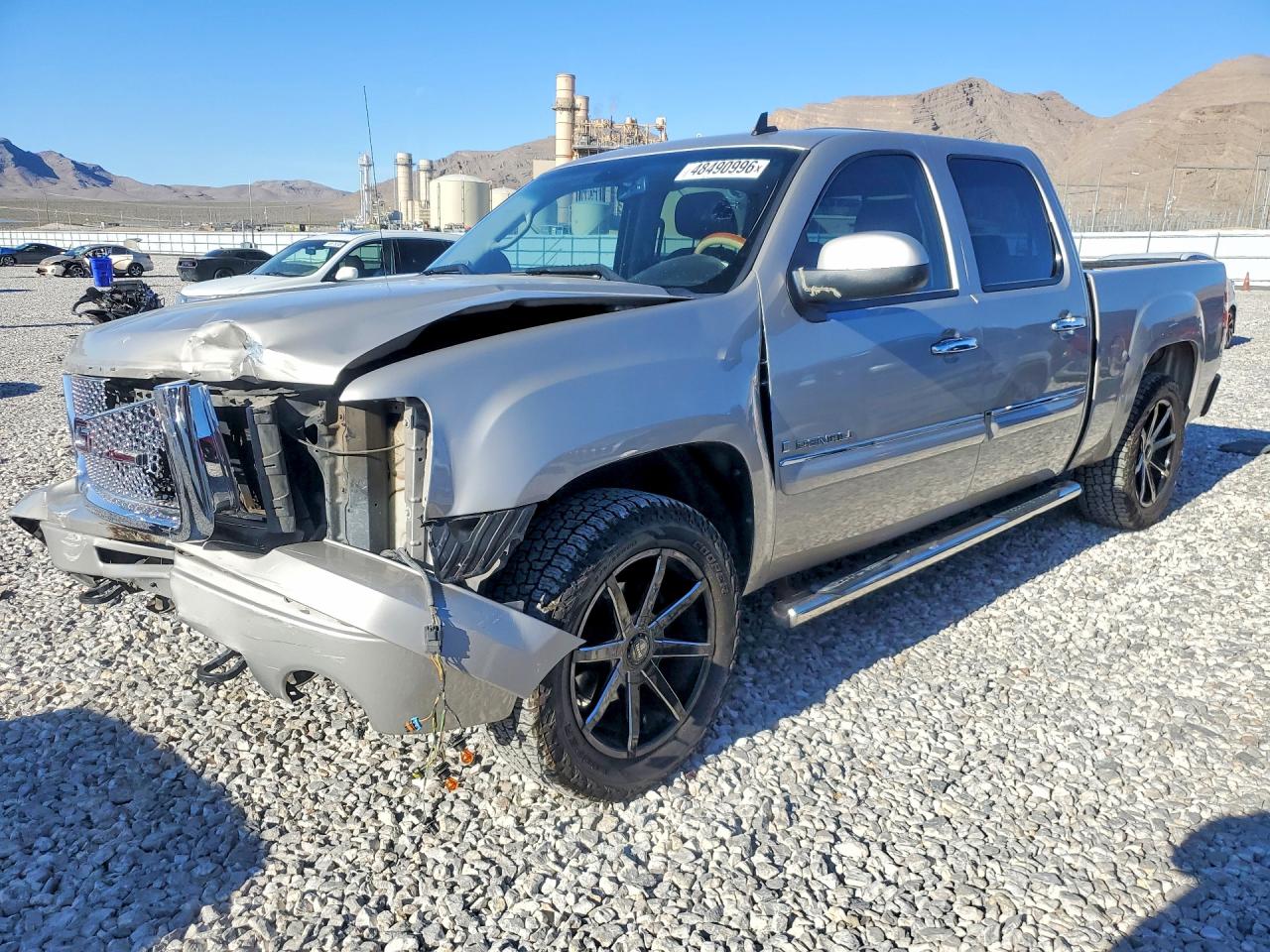 Salvage GMC Sierra Image