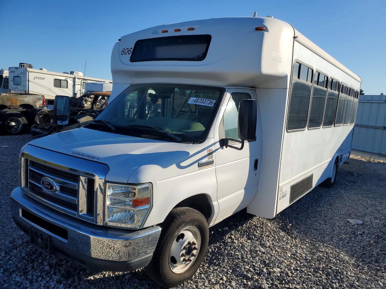 Ford Econoline E450 Super Duty Cutaway Van