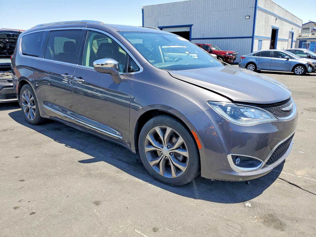 Chrysler Pacifica Limited