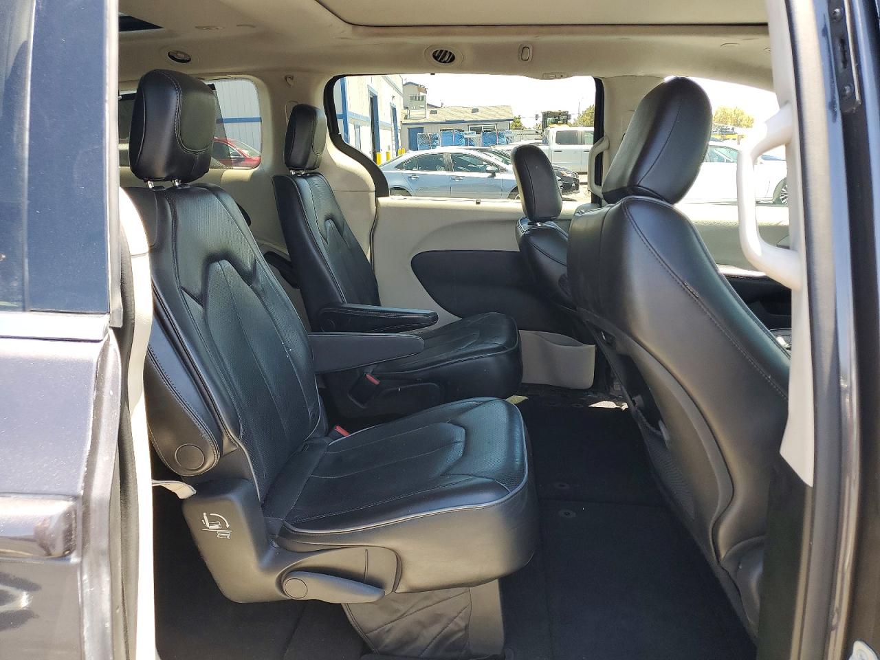 Chrysler Pacifica Limited