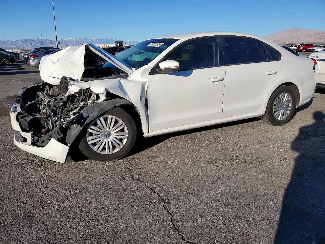 Salvage Volkswagen Passat Image