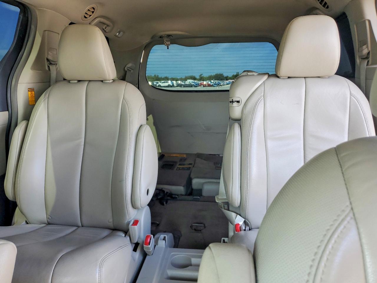 Toyota Sienna Xle 8-passenger