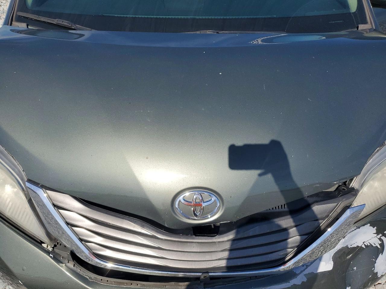 Toyota Sienna Xle 8-passenger