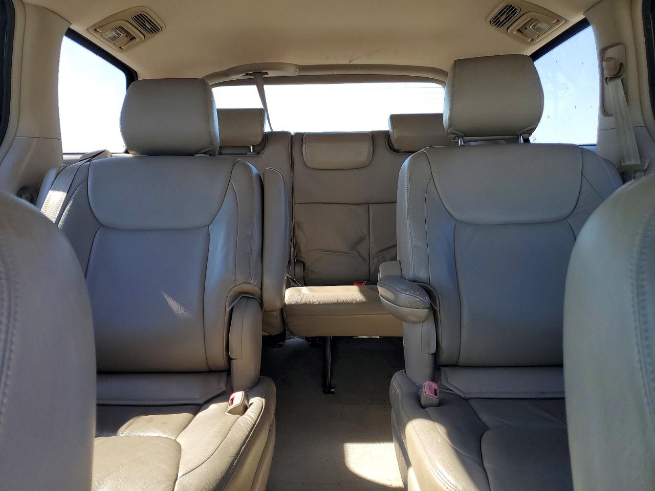 Toyota Sienna Ce
