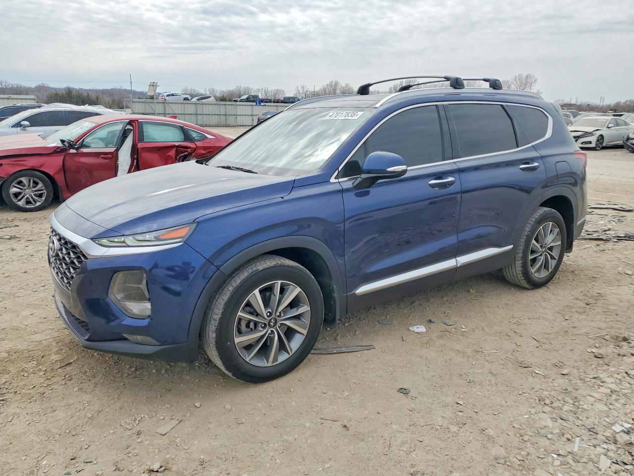 Salvage Hyundai SANTA FE Image