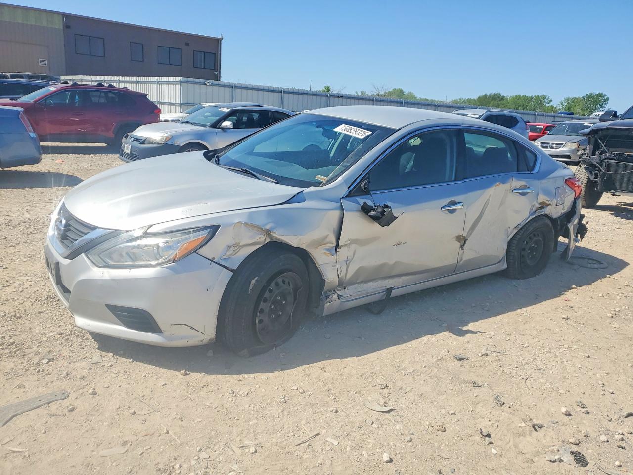 Salvage Nissan Altima Image