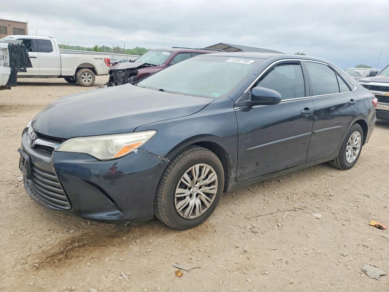 Salvage Toyota Camry Image