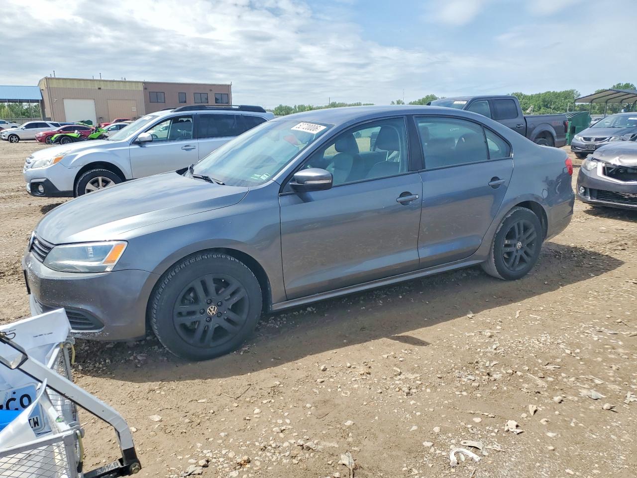 Salvage Volkswagen Jetta Image