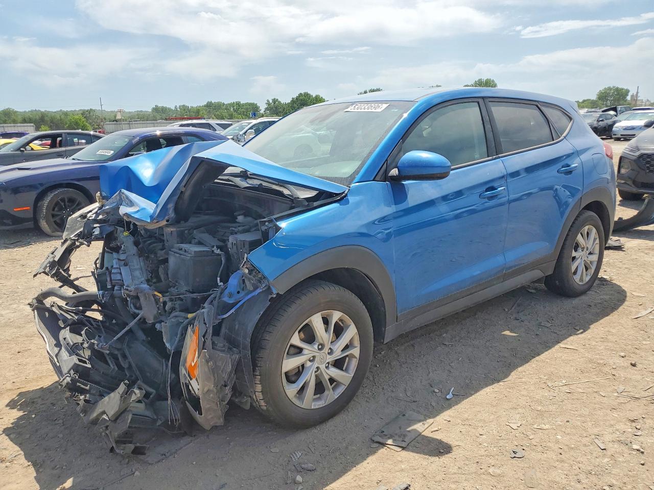 Salvage Hyundai TUCSON Image