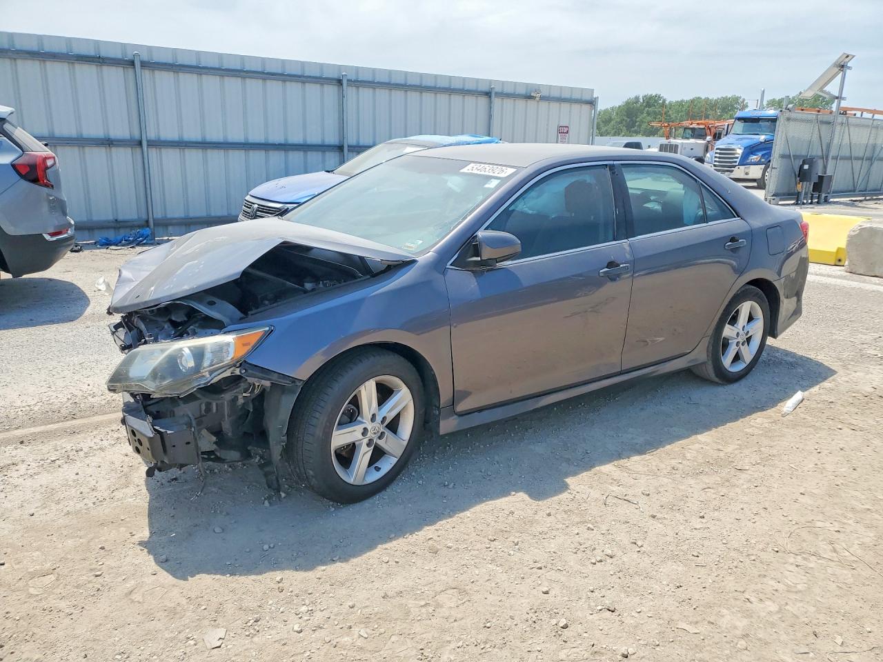 Salvage Toyota Camry Image