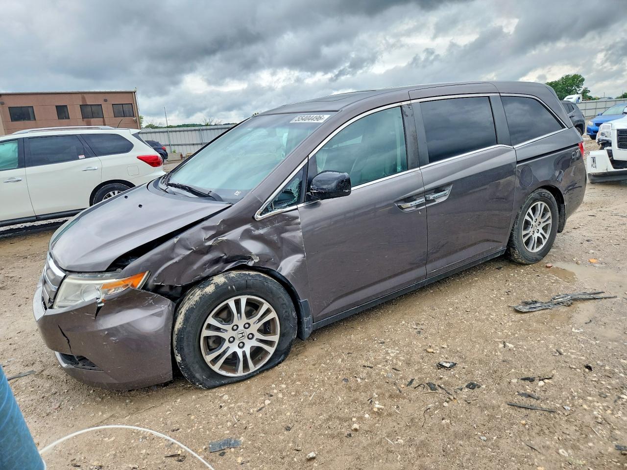 Salvage Honda Odyssey Image