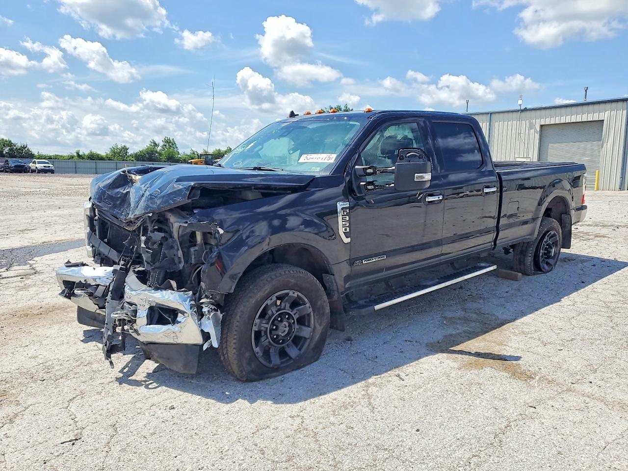 Salvage Ford F-350 Image