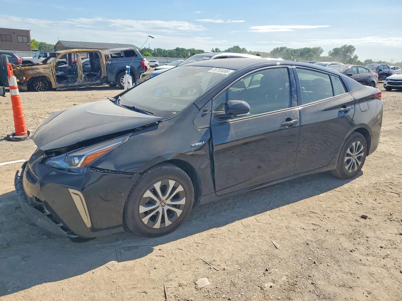Salvage Toyota Prius Image
