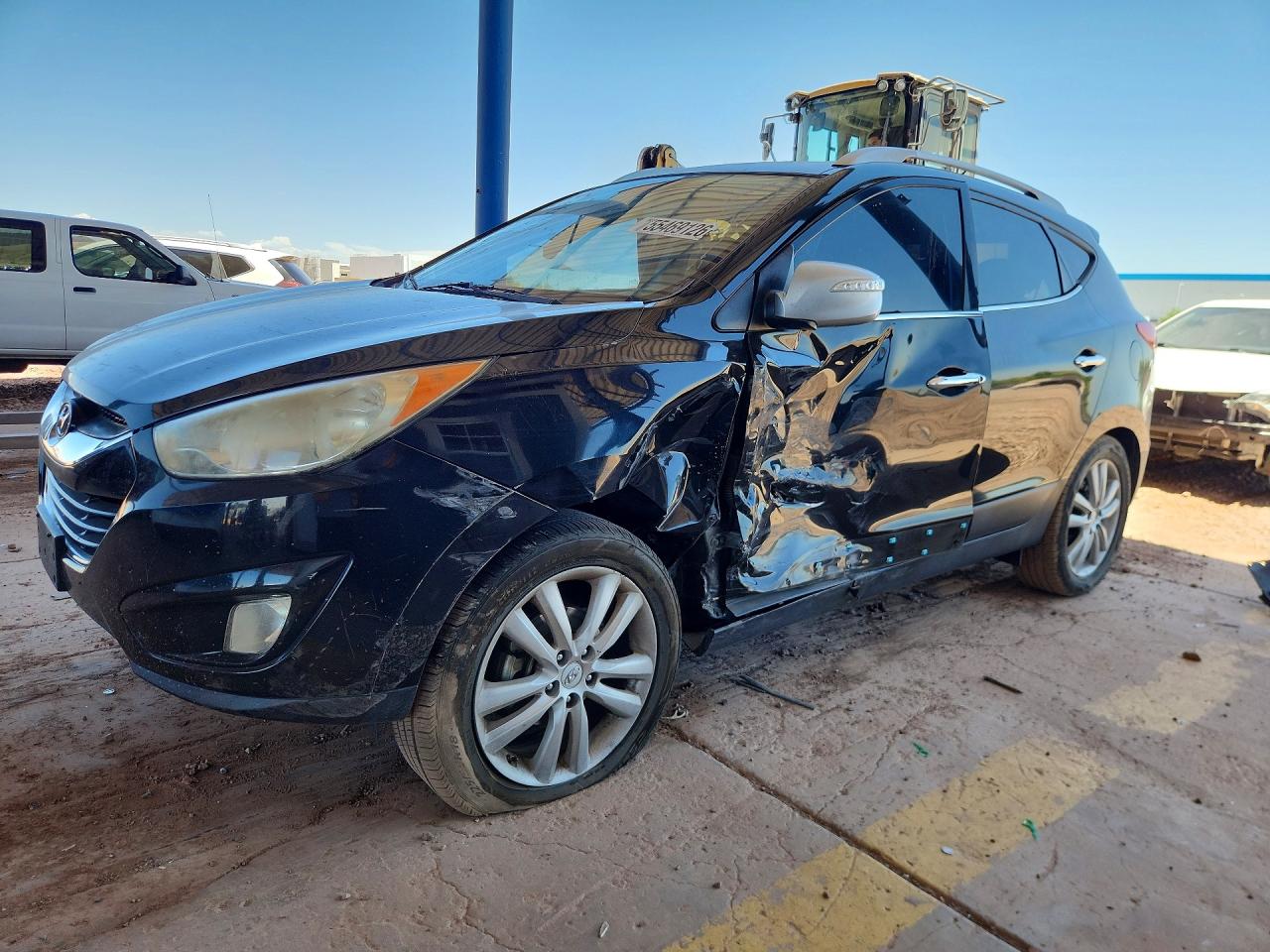 Salvage Hyundai TUCSON Image