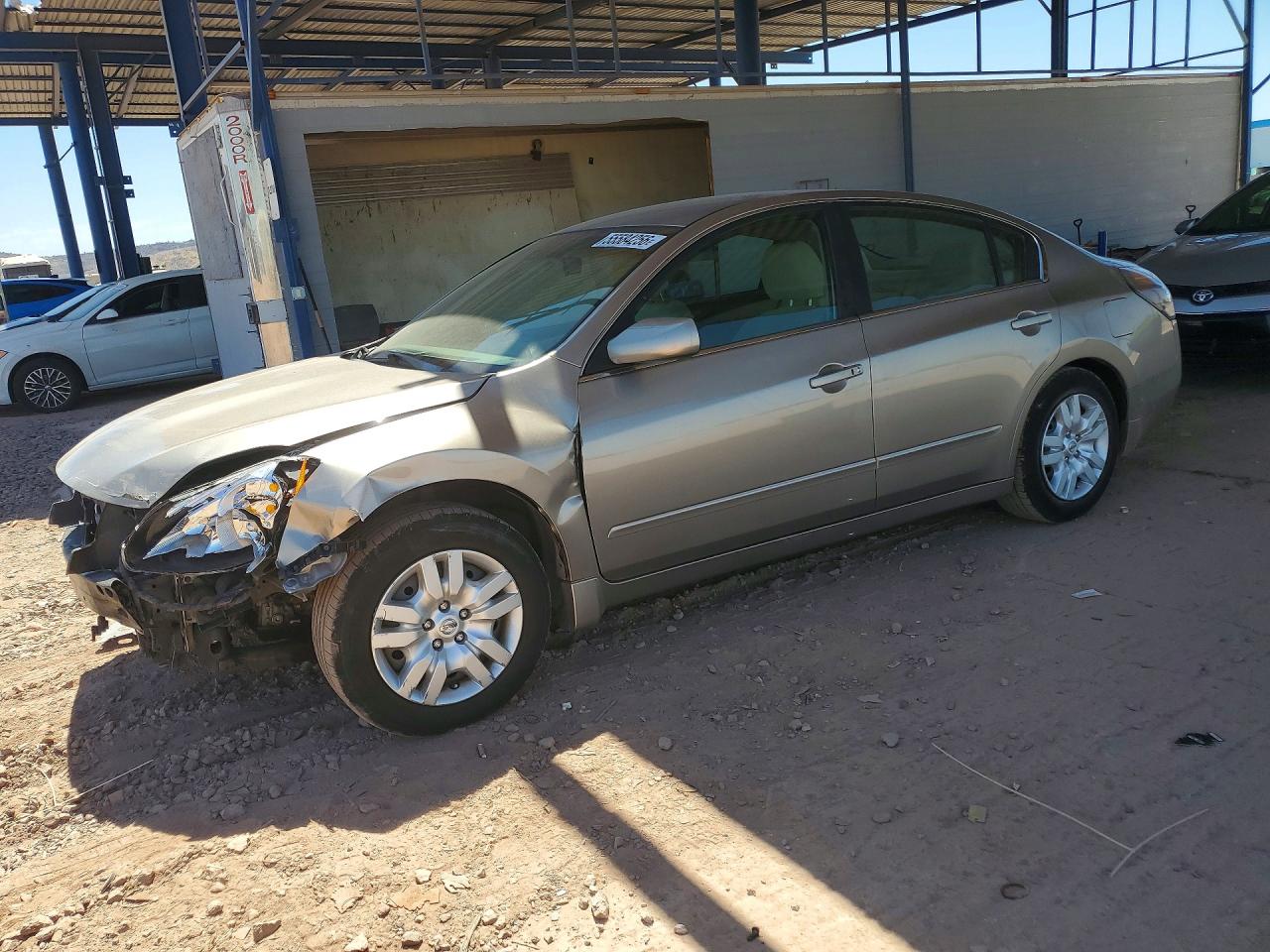 Salvage Nissan Altima Image