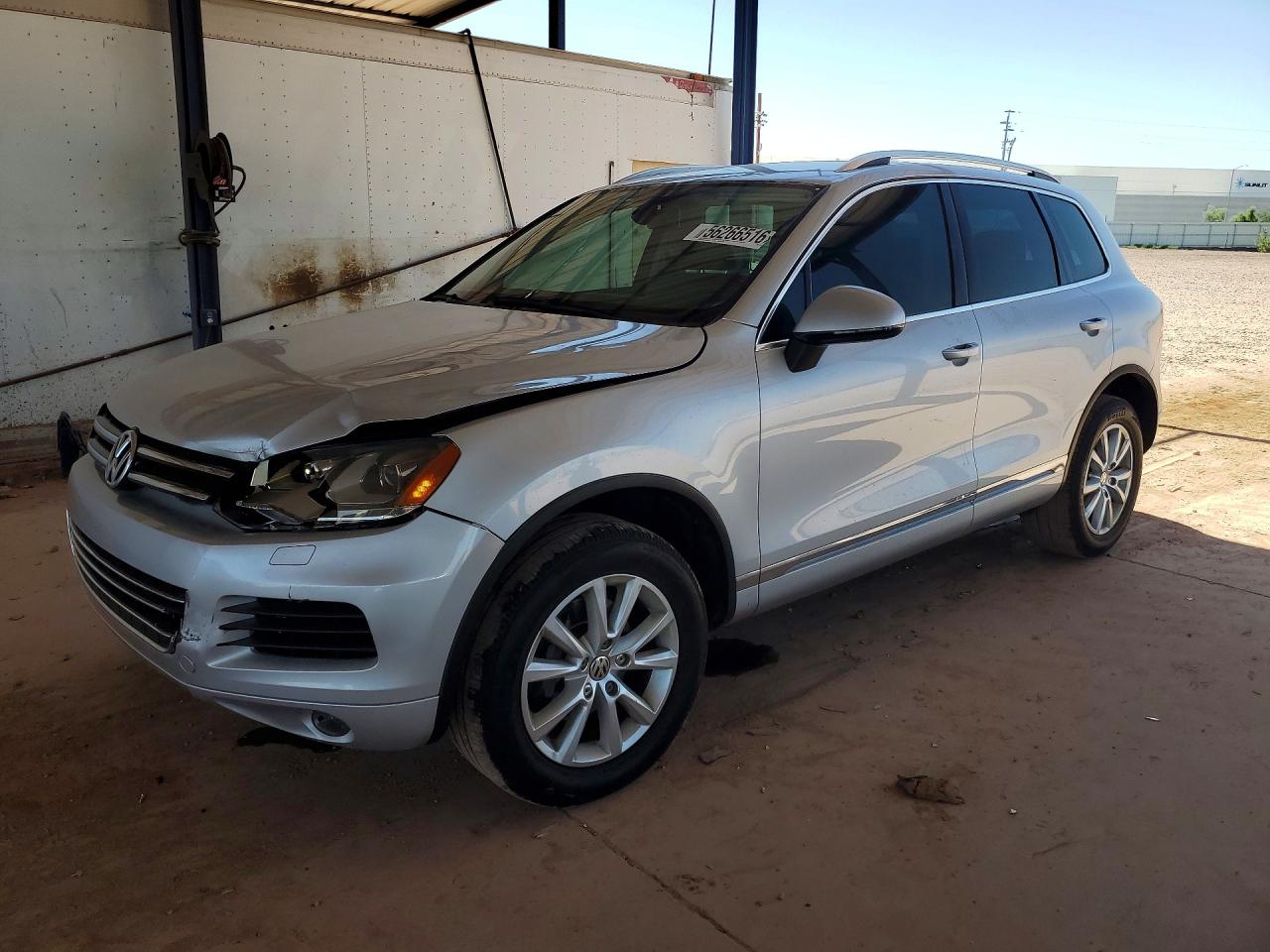 Salvage Volkswagen Touareg Image