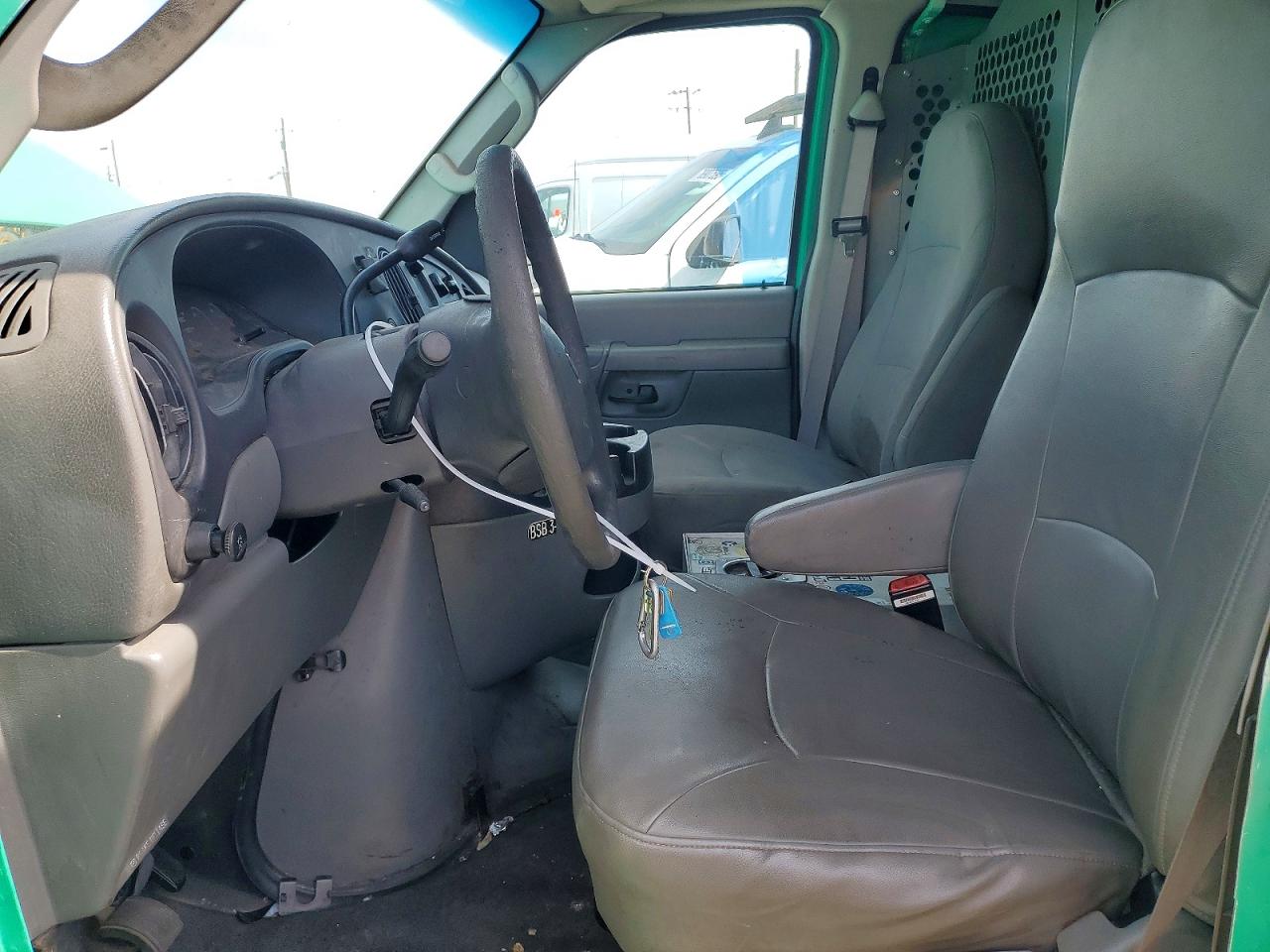 Ford Econoline E350 Super Duty Van
