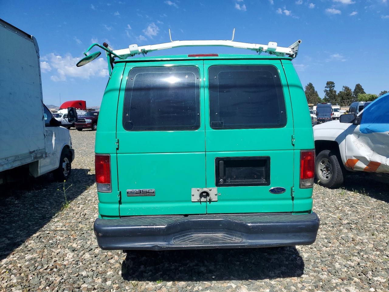 Ford Econoline E350 Super Duty Van