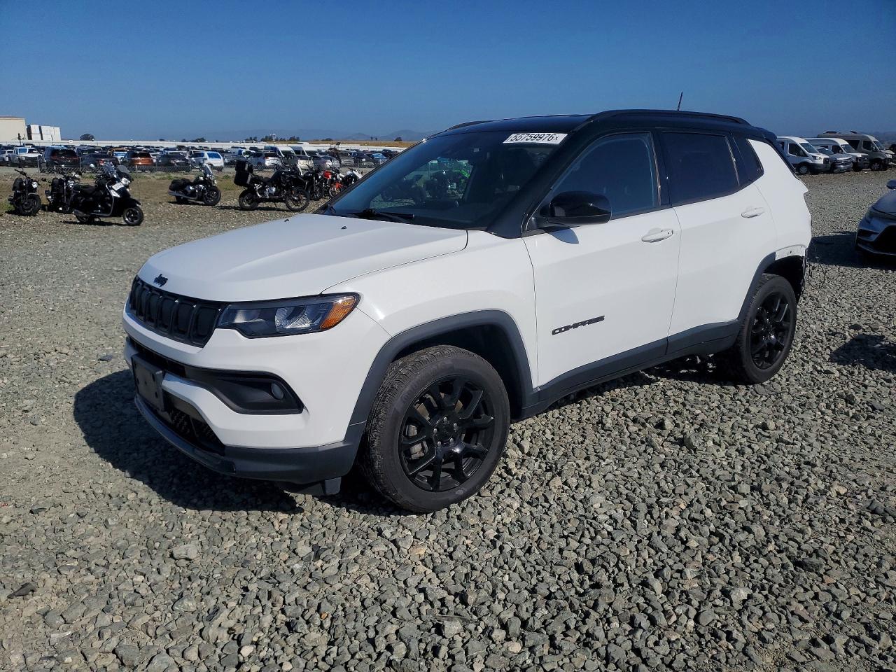 Salvage Jeep Compass Image