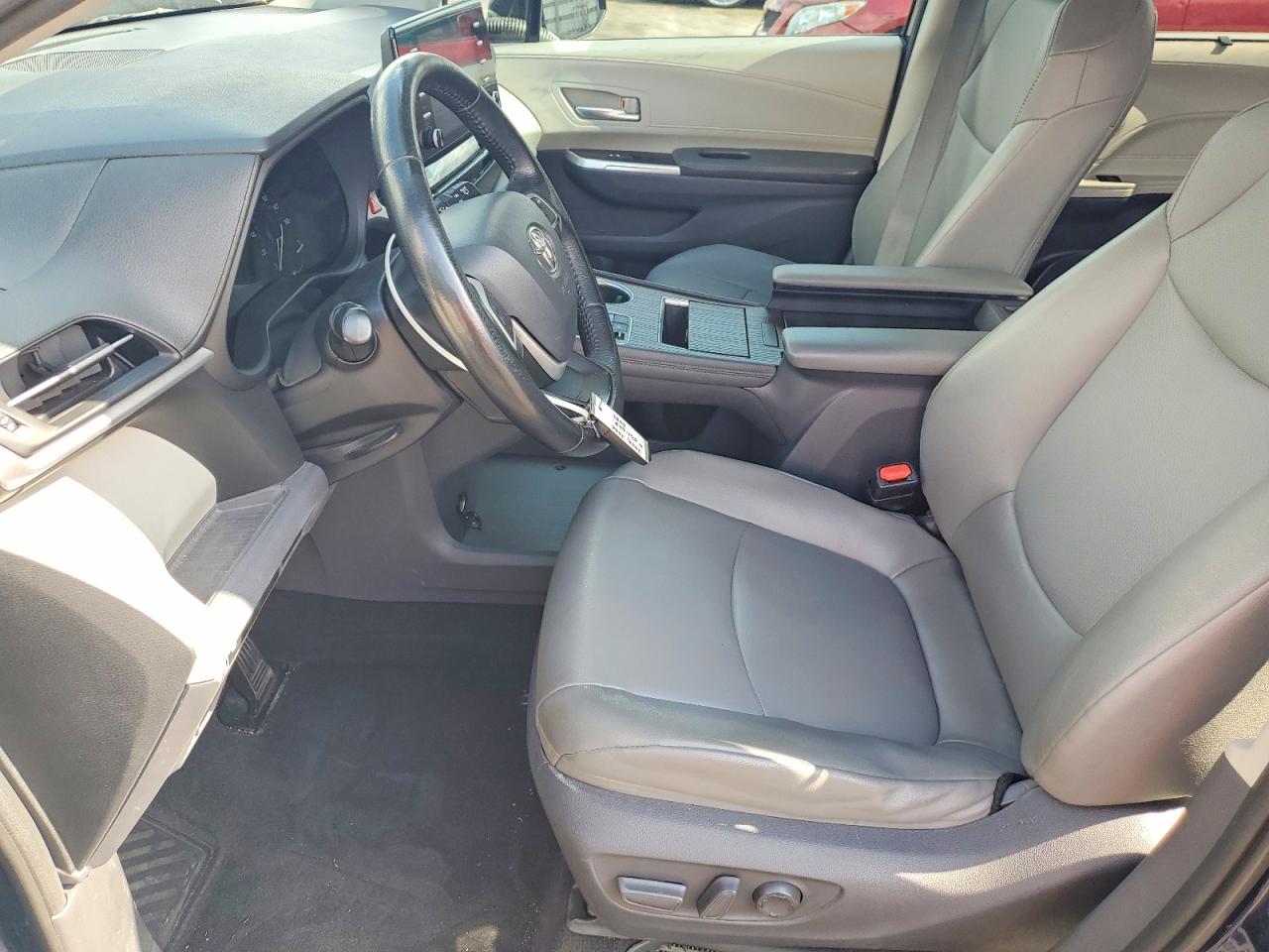 Toyota Sienna Xle