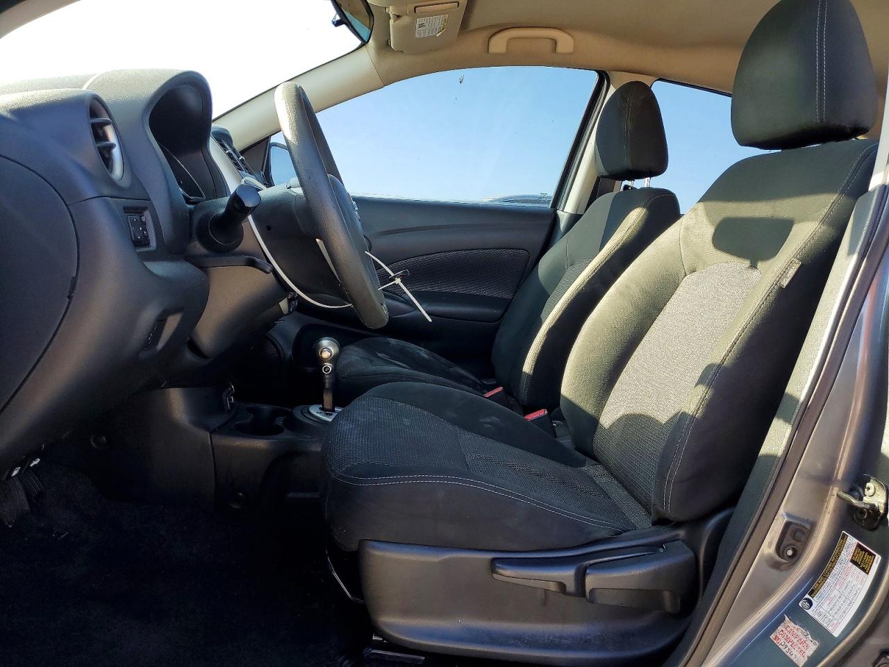 Nissan Versa Sv