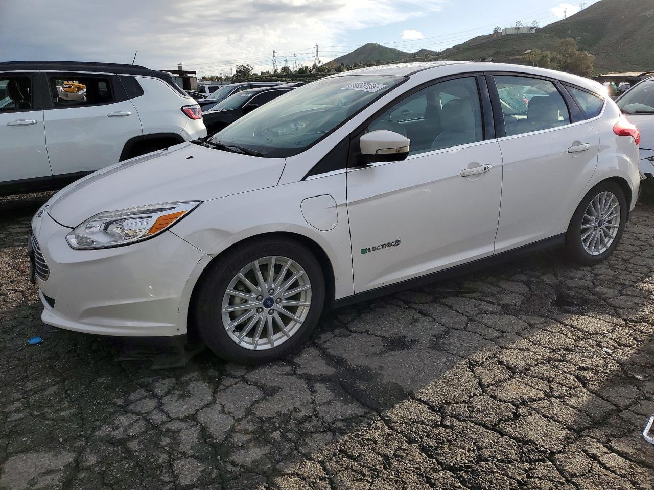 Salvage Ford Focus Image
