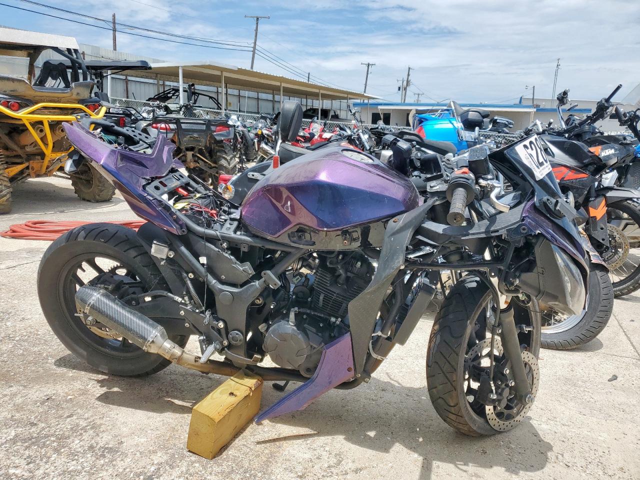 Salvage Baod Motorcycle Image