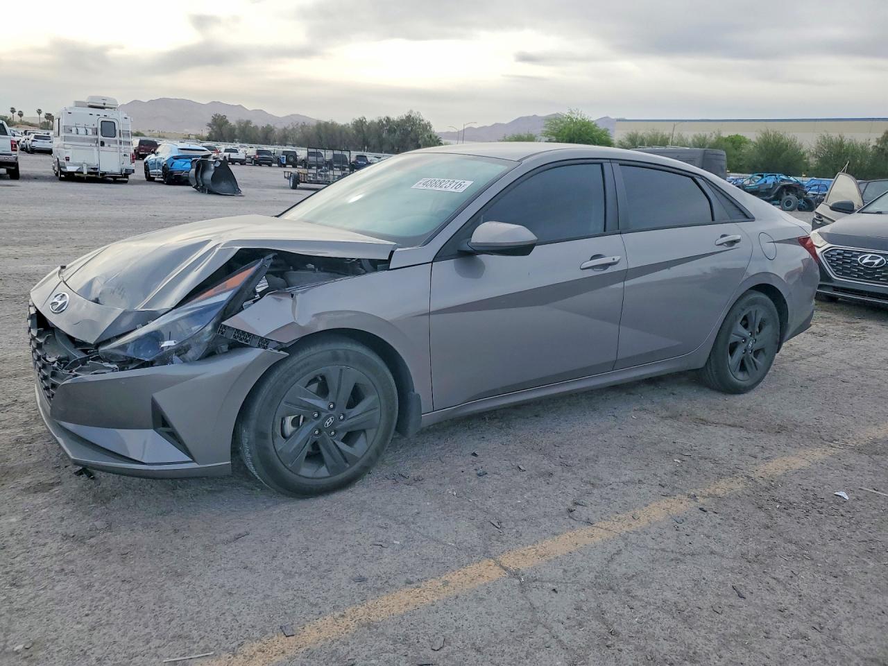 Salvage Hyundai ELANTRA Image