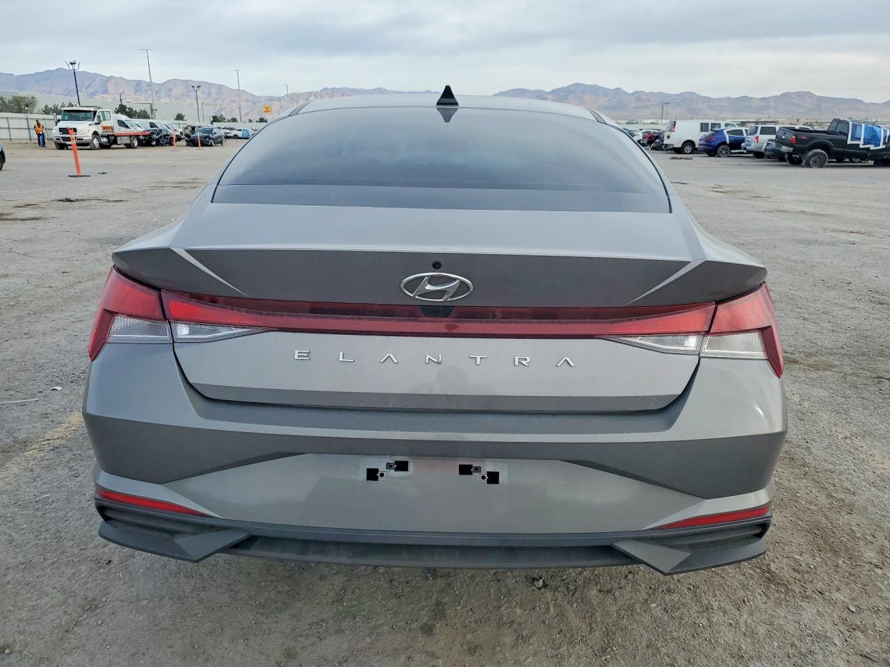Hyundai ELANTRA Sel