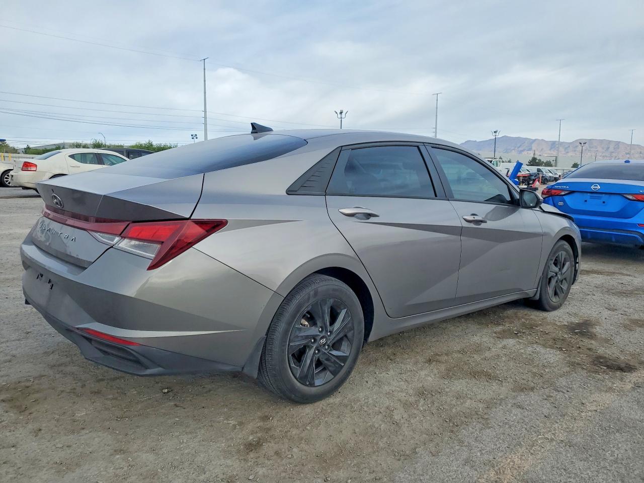 Hyundai ELANTRA Sel