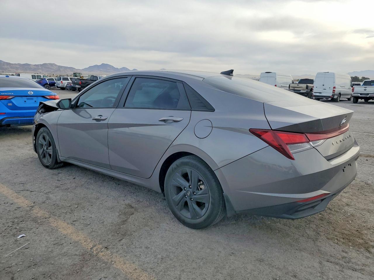 Hyundai ELANTRA Sel