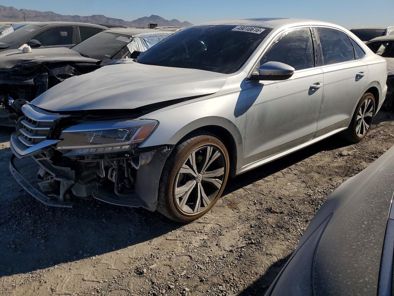 Salvage Volkswagen Passat Image