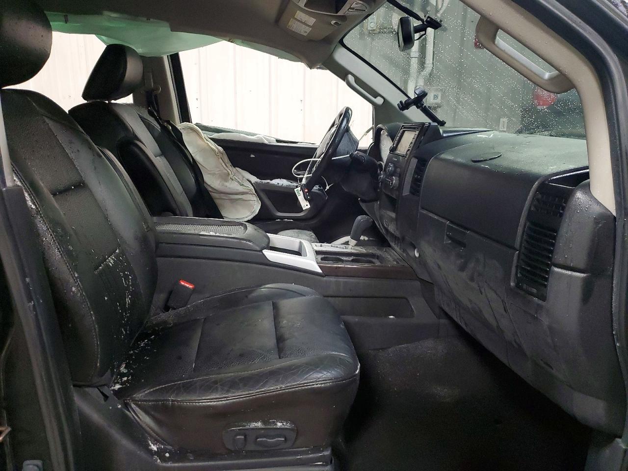 Nissan Titan S