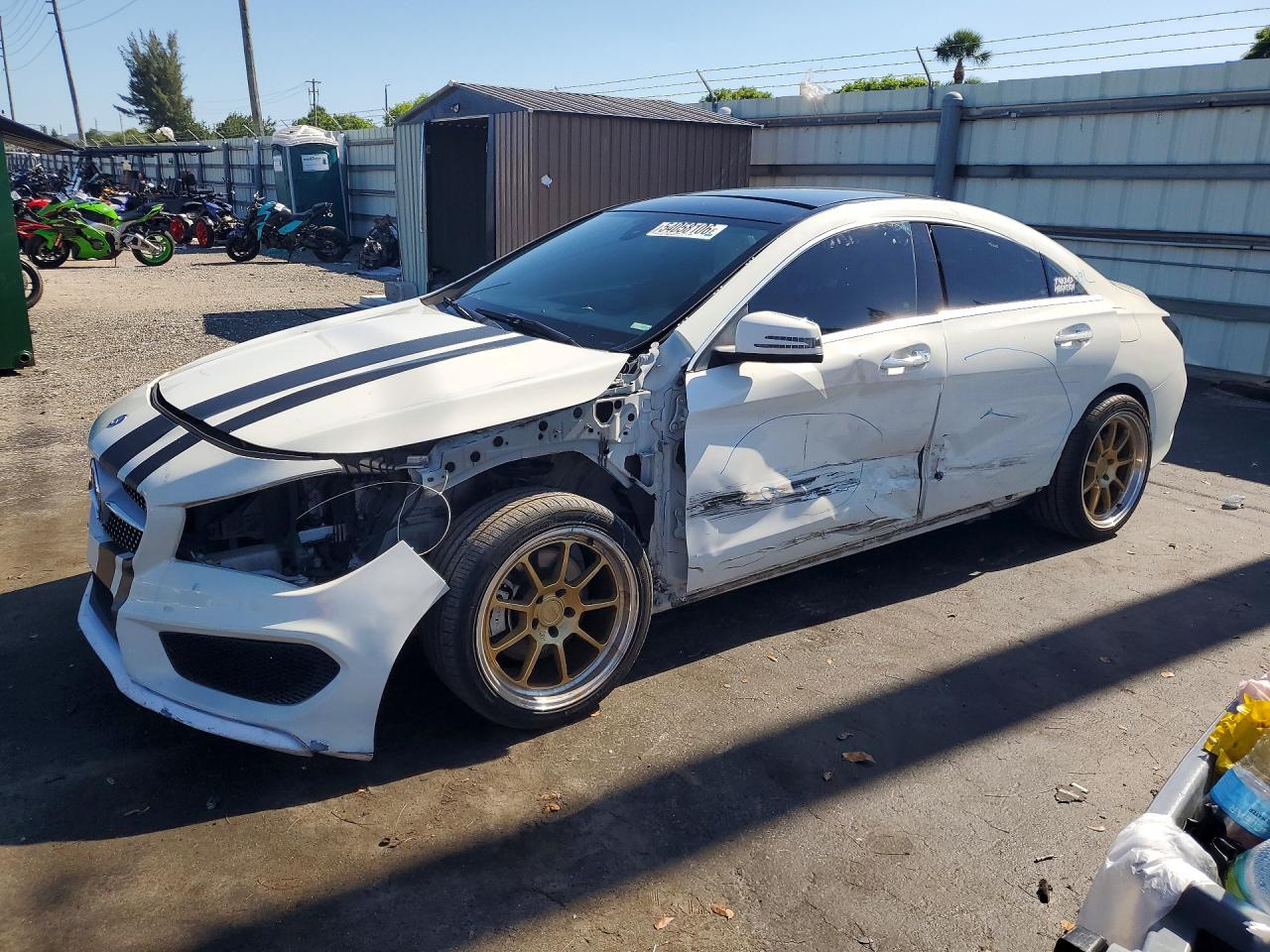 Salvage Mercedes-Benz Cla-class Image