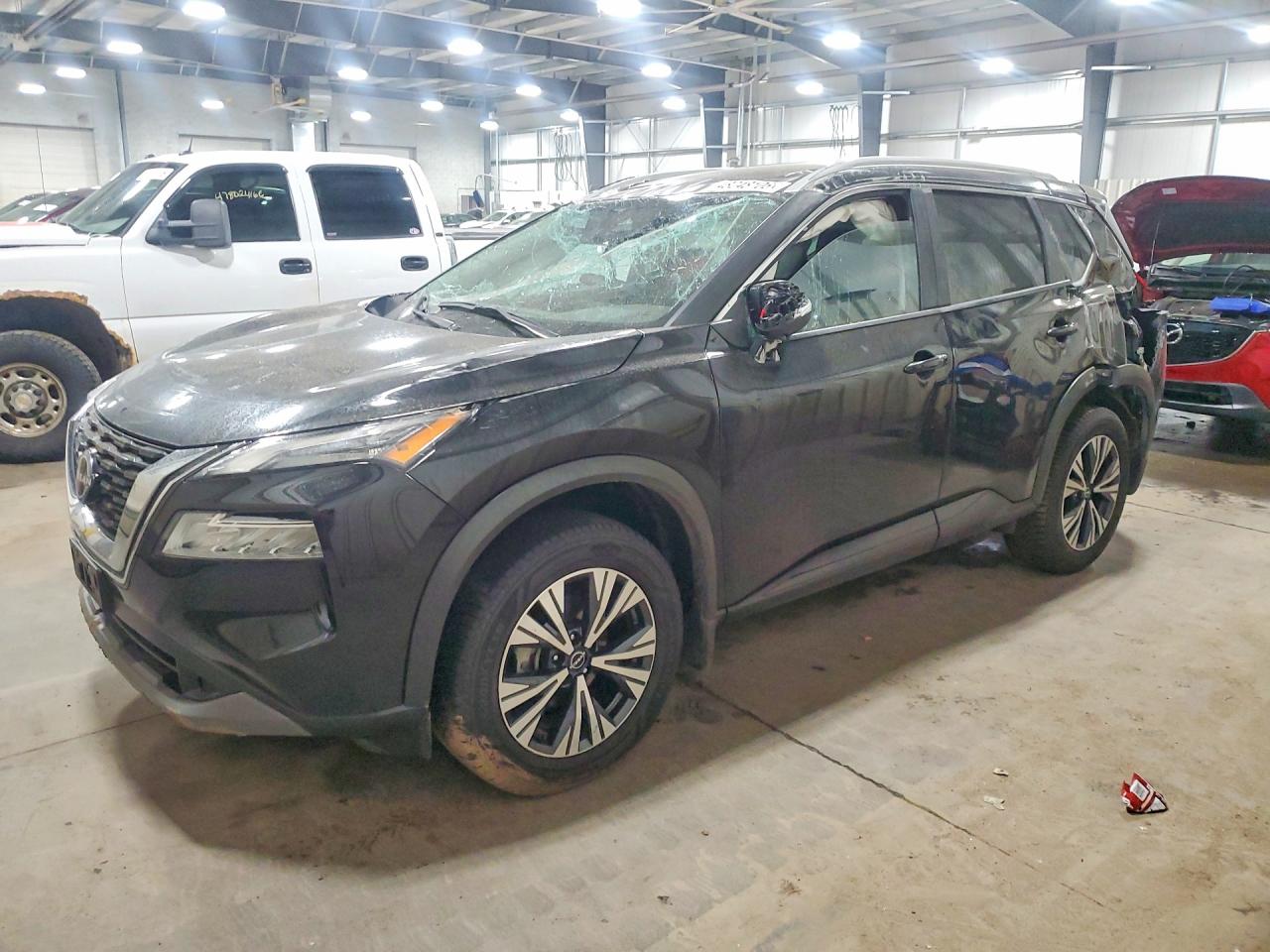 Salvage Nissan Rogue Image