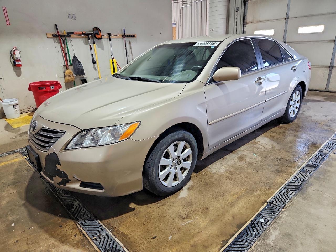 Salvage Toyota Camry Image