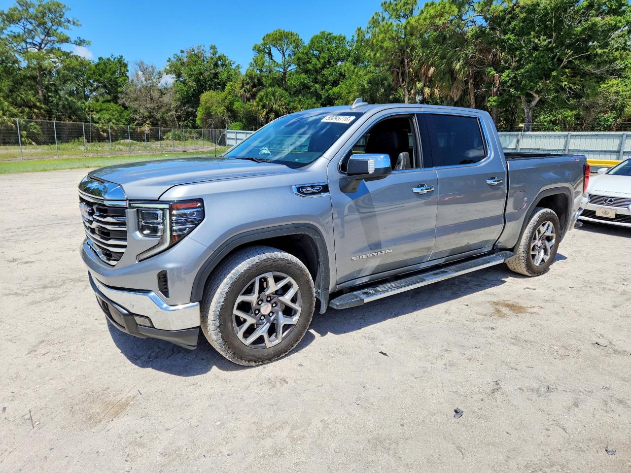 Salvage GMC Sierra Image