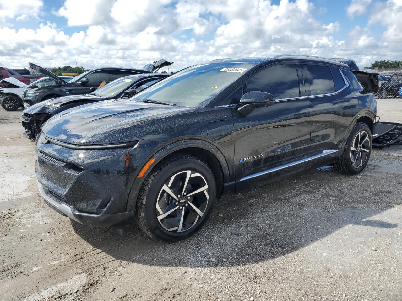 Salvage Chevrolet Equinox Image