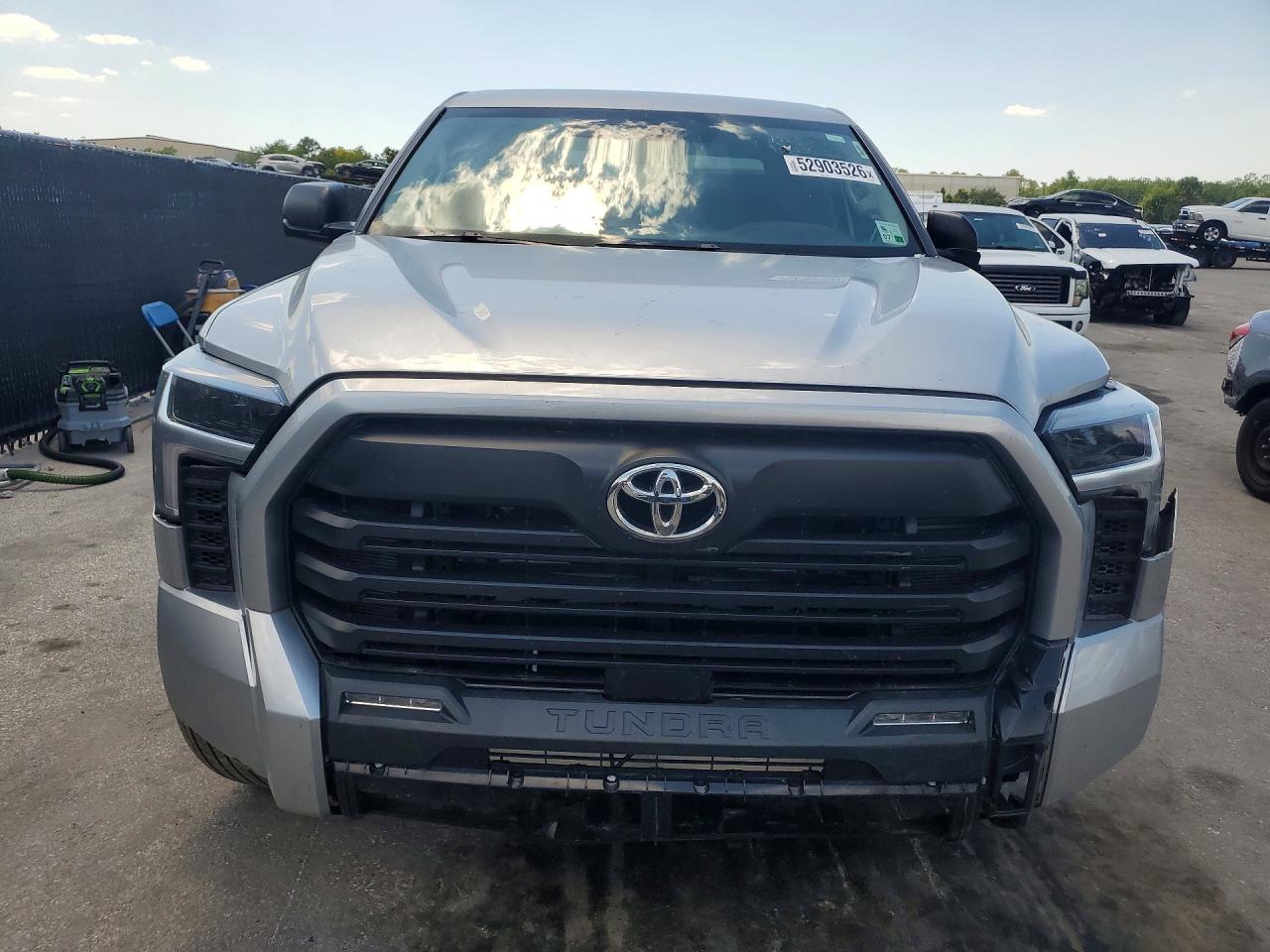 Toyota Tundra Sr5
