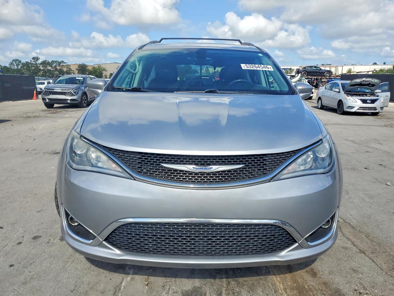 Chrysler Pacifica Touring L