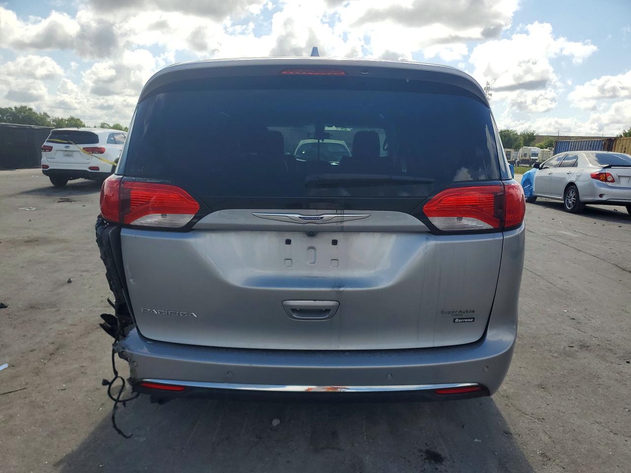 Chrysler Pacifica Touring L