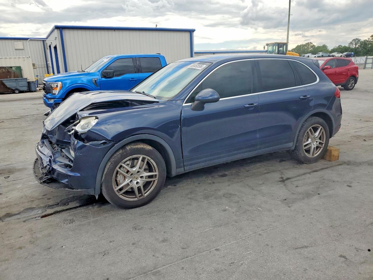 Salvage Porsche Cayenne Image