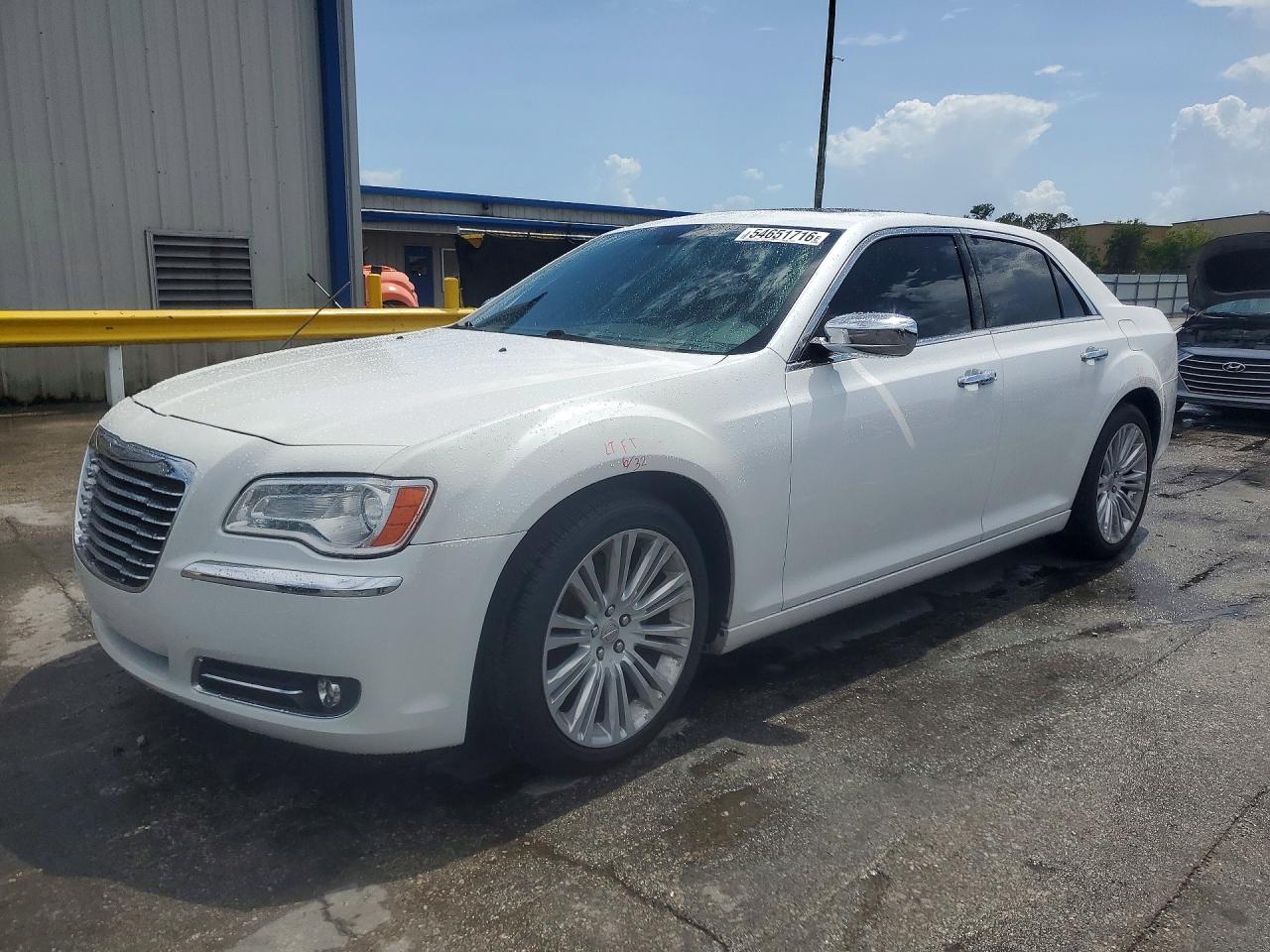 Salvage Chrysler 300 Image