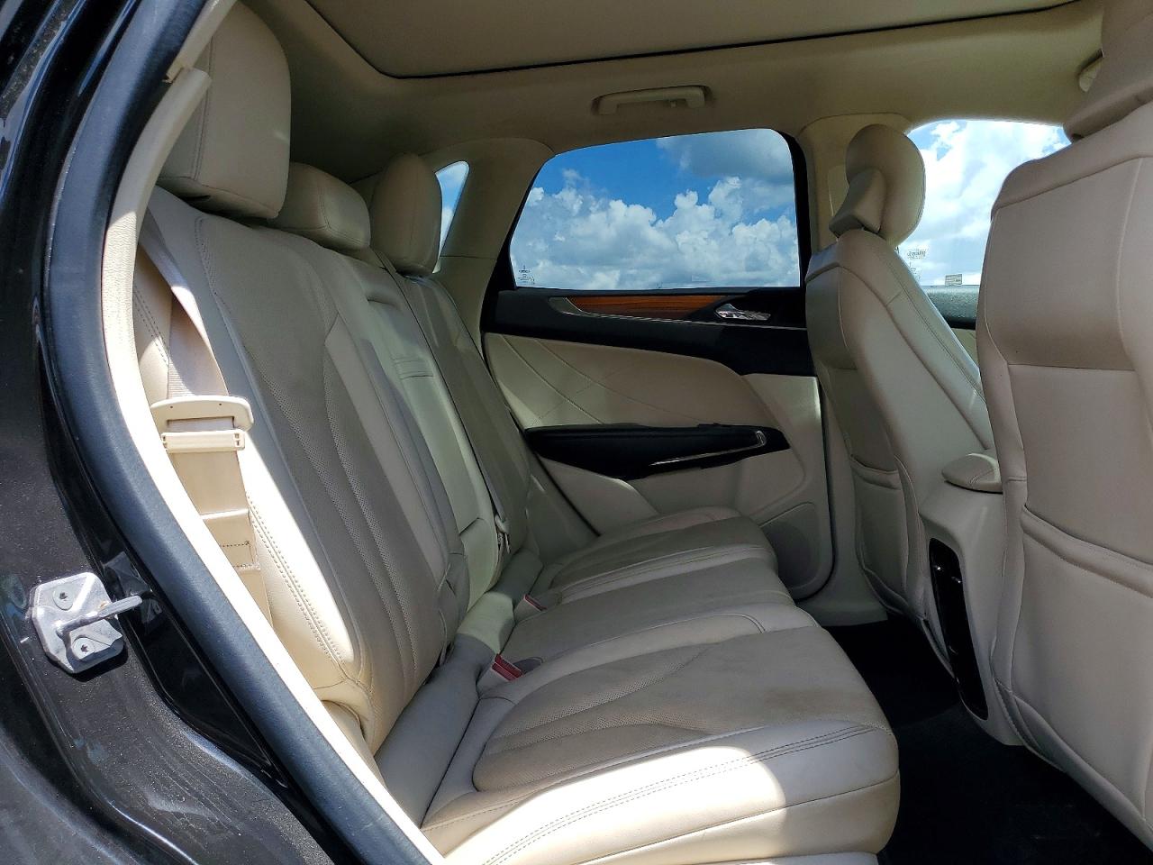 Lincoln MKZ Reserve