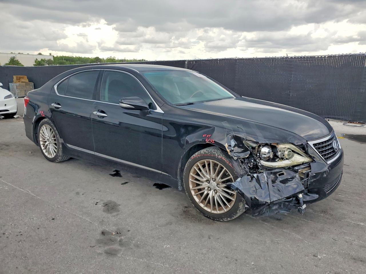 Lexus LS 460