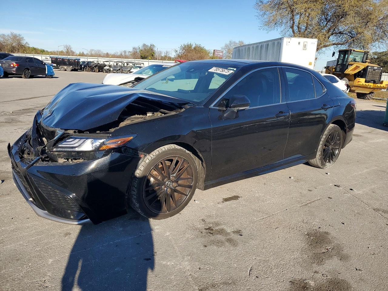 Salvage Toyota Camry Image