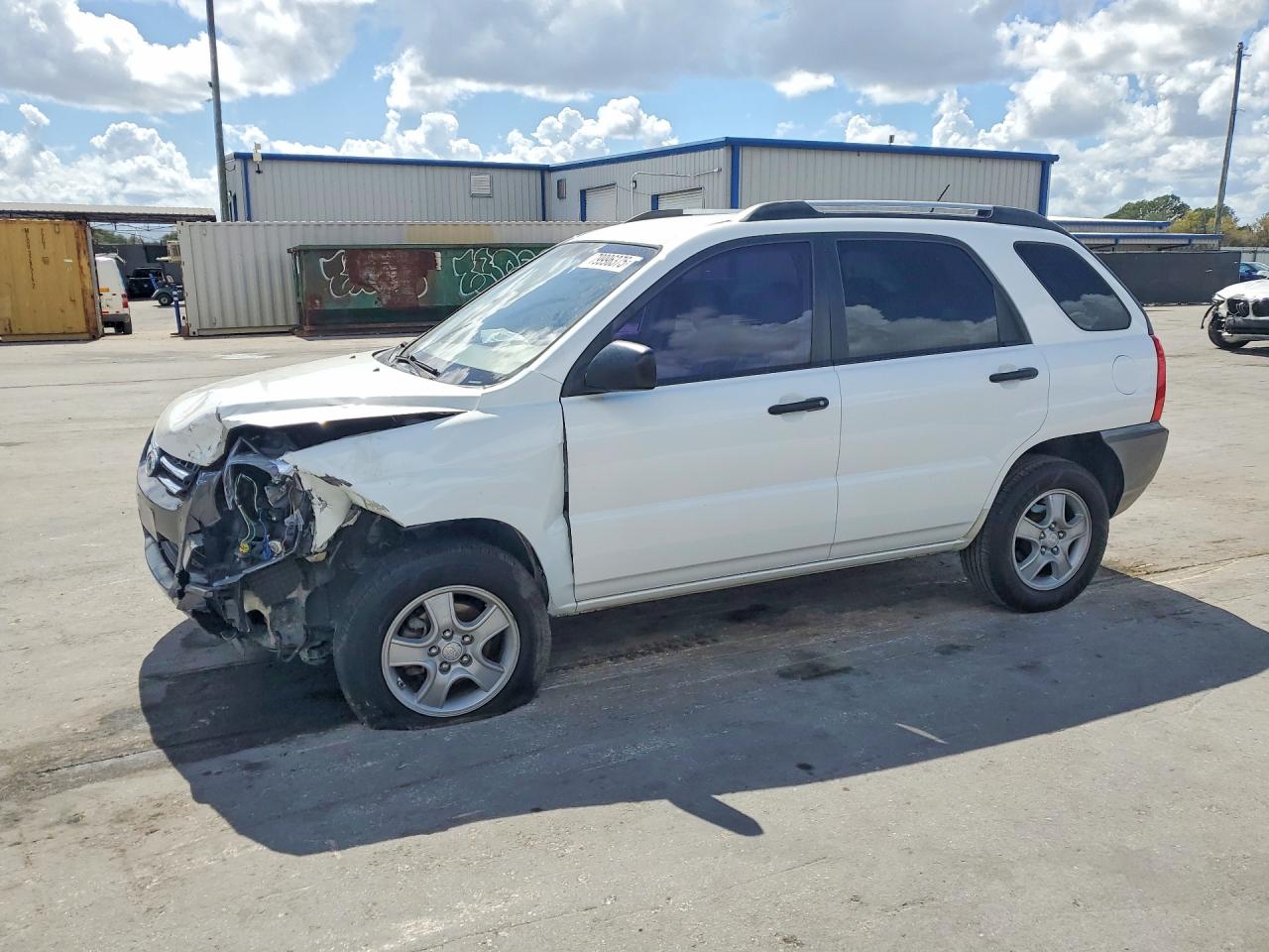 Salvage Kia Sportage Image