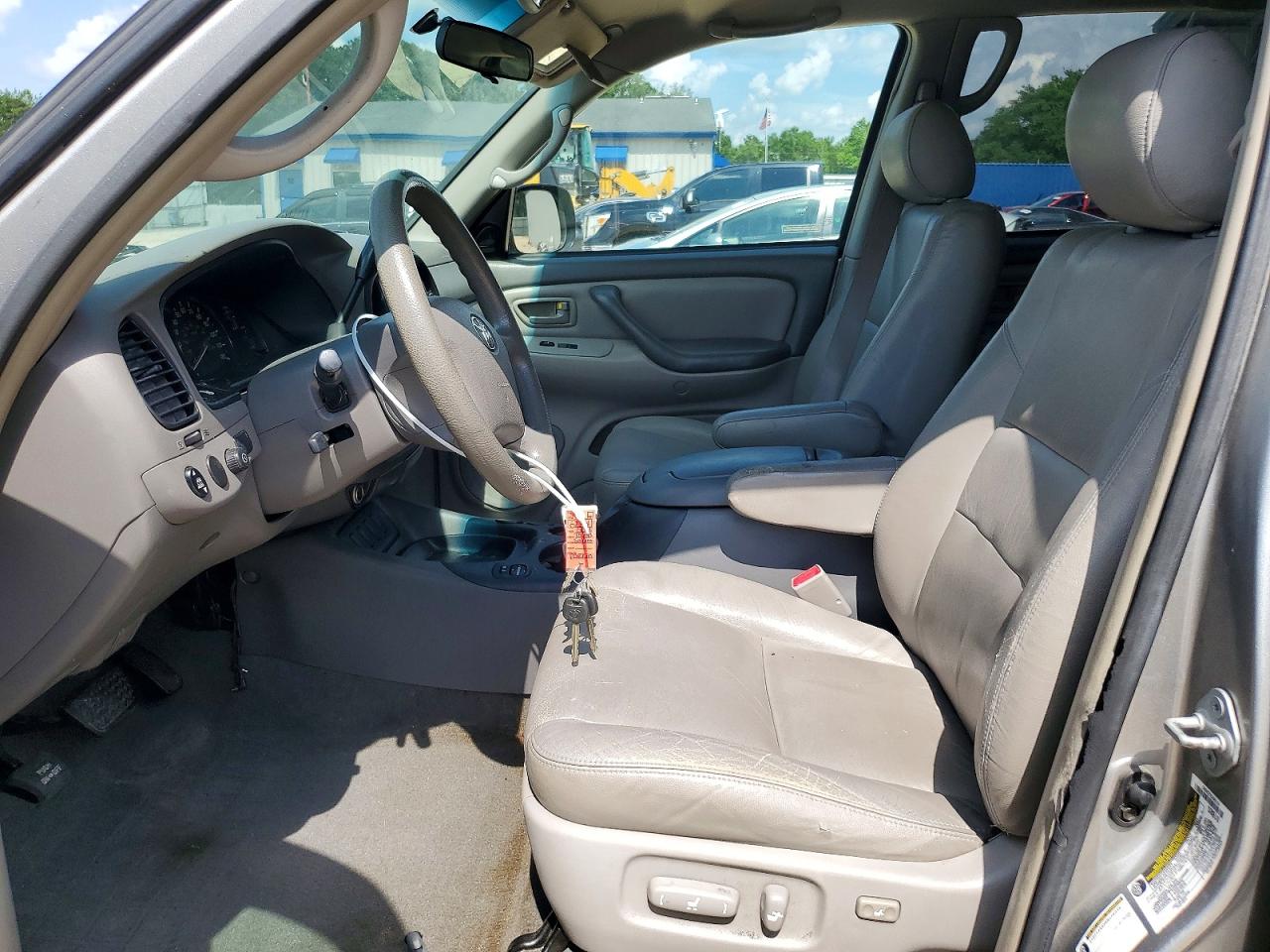 Toyota Sequoia Sr5