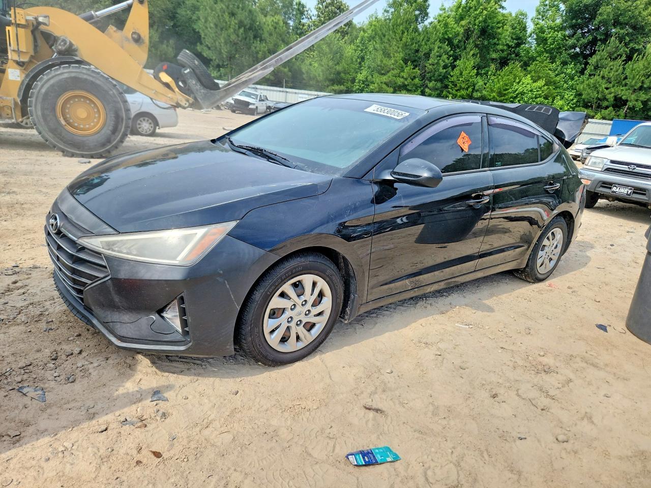 Salvage Hyundai ELANTRA Image